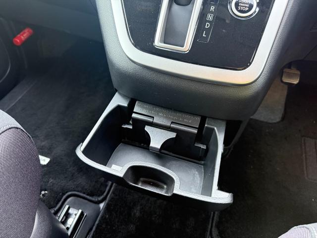 セレナ ハイウェイスター　／両側パワースライドドア／純正ナビ／Ｂｌｕｅｔｏｏｔｈ／バックモニター／フルセグ／ドライブレコーダー／ビルトインＥＴＣ／オートステップ／コーナーセンサー／オートライト／シートバックテーブル（30枚目）