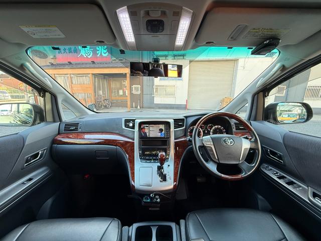 ヴェルファイア 2.4Z プラチナムセレクション /両側パワースライドドア/パワーバックドア/純正ナビ/フリップダウンモニター/Bluetooth/バックモニター/フルセグ/車高調/20インチアルミホイール/シートカバー/HIDヘッドライト(3枚目)