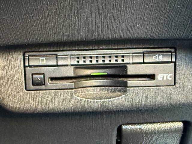 プリウス G 純正ナビ/Bluetooth/バックモニター/フルセグ/ドライブレコーダー/ハーフレザーシート/パワーシート/クルーズコントロール/ステアリングスイッチ/オートライト/スマートキー(16枚目)