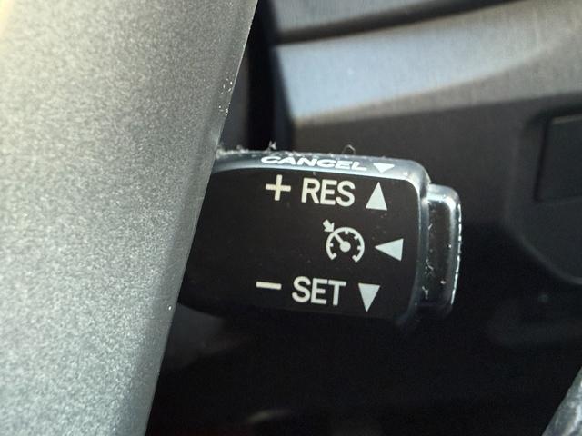 プリウス G 純正ナビ/Bluetooth/バックモニター/フルセグ/ドライブレコーダー/ハーフレザーシート/パワーシート/クルーズコントロール/ステアリングスイッチ/オートライト/スマートキー(21枚目)