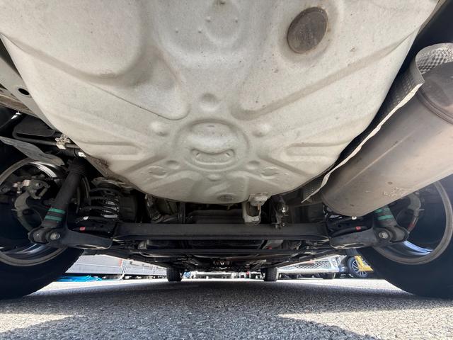 プリウス G 純正ナビ/Bluetooth/バックモニター/フルセグ/ドライブレコーダー/ハーフレザーシート/パワーシート/クルーズコントロール/ステアリングスイッチ/オートライト/スマートキー(31枚目)