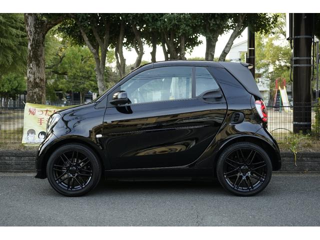 スマートフォーツーカブリオ ＢＲＡＢＵＳ　エクスクルーシブ　テーラーメイド　　左ハンドル　ＪＢＬ　ＥＱテール　専用レザーシート　グレーキャンバストップ（4枚目）