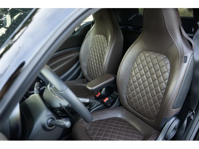 スマートフォーツーカブリオ ＢＲＡＢＵＳ　エクスクルーシブ　テーラーメイド　　左ハンドル　ＪＢＬ　ＥＱテール　専用レザーシート　グレーキャンバストップ（12枚目）