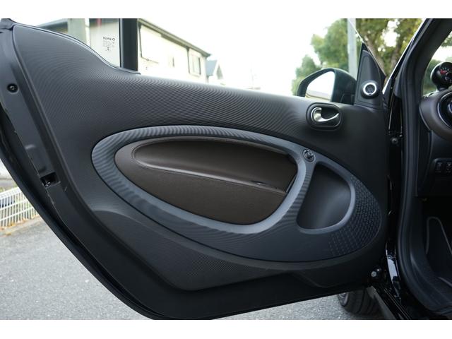 スマートフォーツーカブリオ ＢＲＡＢＵＳ　エクスクルーシブ　テーラーメイド　　左ハンドル　ＪＢＬ　ＥＱテール　専用レザーシート　グレーキャンバストップ（22枚目）
