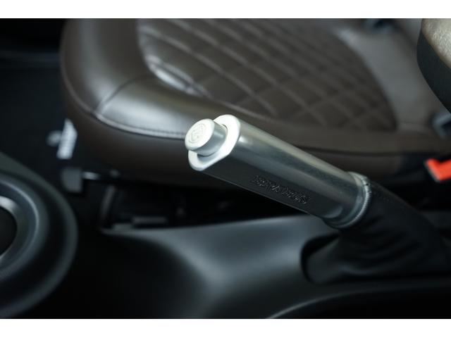 スマートフォーツーカブリオ ＢＲＡＢＵＳ　エクスクルーシブ　テーラーメイド　　左ハンドル　ＪＢＬ　ＥＱテール　専用レザーシート　グレーキャンバストップ（24枚目）