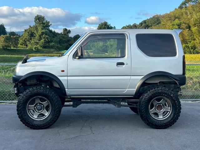 ジムニー ＸＬ　４ＷＤ　リフトアップ　オーバーフェンダー　ロールバー（7枚目）