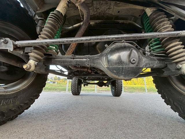 ジムニー ＸＬ　４ＷＤ　リフトアップ　オーバーフェンダー　ロールバー（17枚目）