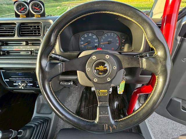 ジムニー ＸＬ　４ＷＤ　リフトアップ　オーバーフェンダー　ロールバー（19枚目）