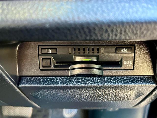 エスクァイア ハイブリッドＧｉ　純正大型ナビ　フルセグテレビ　バックカメラ　天井モニター　衝突軽減　両側電動　クルコン　スマートキー　シートヒーター　黒革調シート　ＬＥＤヘッドライト　フォグ　ＥＴＣ　純正アルミ（36枚目）