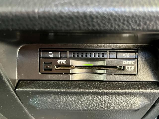 ヴォクシー ハイブリッドＺＳ　純正大型ナビ　フルセグテレビ　バックカメラ　天井モニター　衝突軽減　両側電動　スマートキー　ＬＥＤヘッドライト　フォグ　ＥＴＣ　純正アルミ（31枚目）