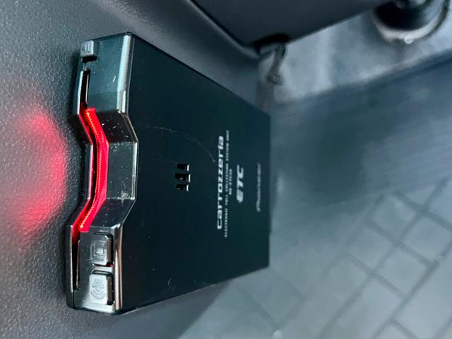 ハイゼットカーゴ クルーズターボ　社外大型ナビ　フルセグテレビ　Ｂｌｕｅｔｏｏｔｈオーディオ　ターボ　キーレス　パワーウインドウ　ドラレコ　ＥＴＣ　電動格納ミラー（21枚目）