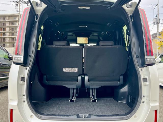 ノア ハイブリッドG 純正大型ナビ フルセグテレビ バックカメラ 天井モニター 衝突軽減 両側電動 クルコン シートヒーター スマートキー LEDヘッドライト フォグ ドラレコ ETC 純正アルミ(12枚目)