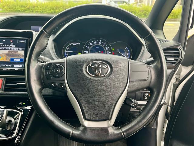 ノア ハイブリッドG 純正大型ナビ フルセグテレビ バックカメラ 天井モニター 衝突軽減 両側電動 クルコン シートヒーター スマートキー LEDヘッドライト フォグ ドラレコ ETC 純正アルミ(19枚目)