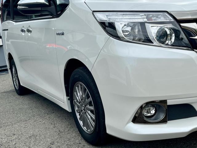 TOYOTA ESQUIRE HYBRID GI BLACK TAILORED