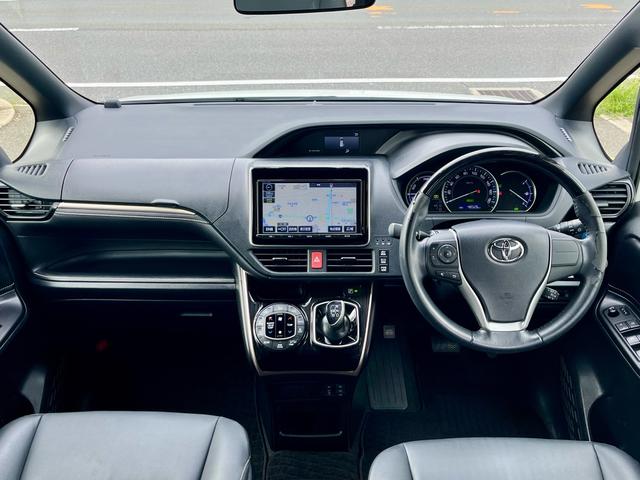 TOYOTA ESQUIRE HYBRID GI BLACK TAILORED