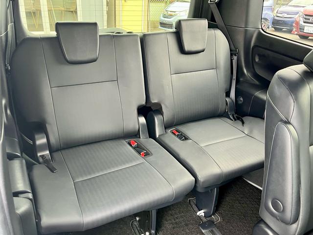 TOYOTA ESQUIRE HYBRID GI BLACK TAILORED