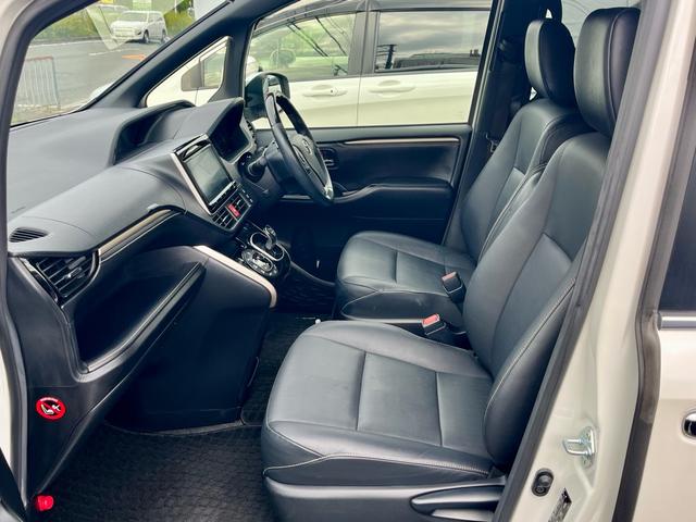 TOYOTA ESQUIRE HYBRID GI BLACK TAILORED