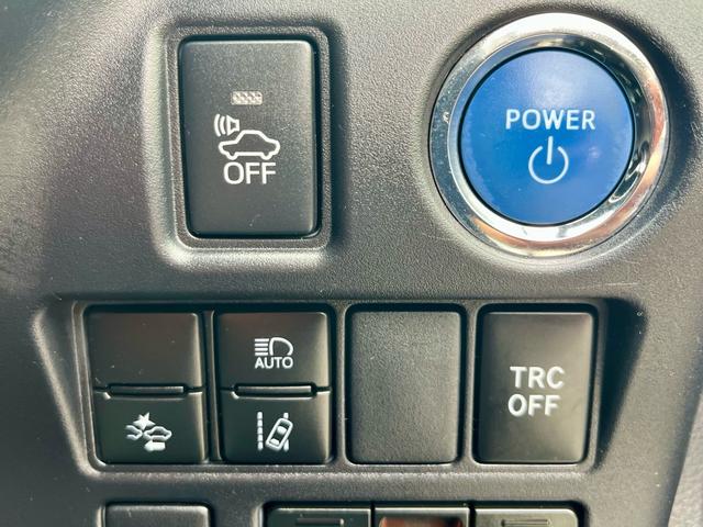 TOYOTA ESQUIRE HYBRID GI BLACK TAILORED