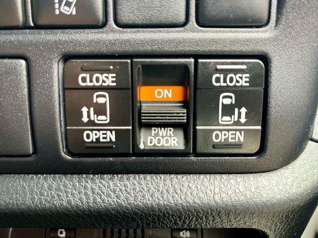 TOYOTA ESQUIRE HYBRID GI BLACK TAILORED