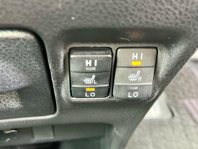 TOYOTA ESQUIRE HYBRID GI BLACK TAILORED