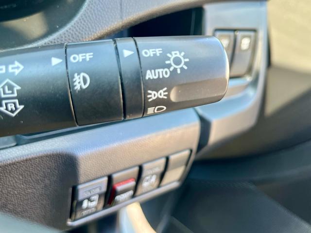 プレマシー 20S-スカイアクティブ 後期型 純正ナビ フルセグテレビ バックカメラ 天井モニター 両側電動 スマートキー アイストップ HIDヘッドライト フォグ ETC 純正アルミ(27枚目)