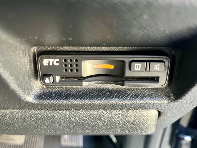 ステップワゴンスパーダ Z クールスピリット アルパイン大型ナビ フルセグテレビ バックカメラ 天井モニター 両側電動 クルコン コンビシート パドルシフト HIDヘッド フォグ ドラレコ ETC 純正アルミ(35枚目)