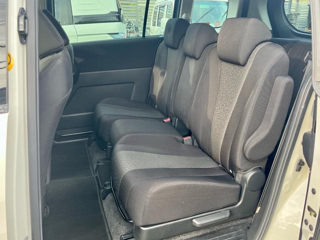 プレマシー ２０Ｅ　純正ナビ　ワンセグテレビ　Ｂｌｕｅｔｏｏｔｈオーディオ　両側電動　スマートキー　アイストップ　ＥＴＣ（11枚目）