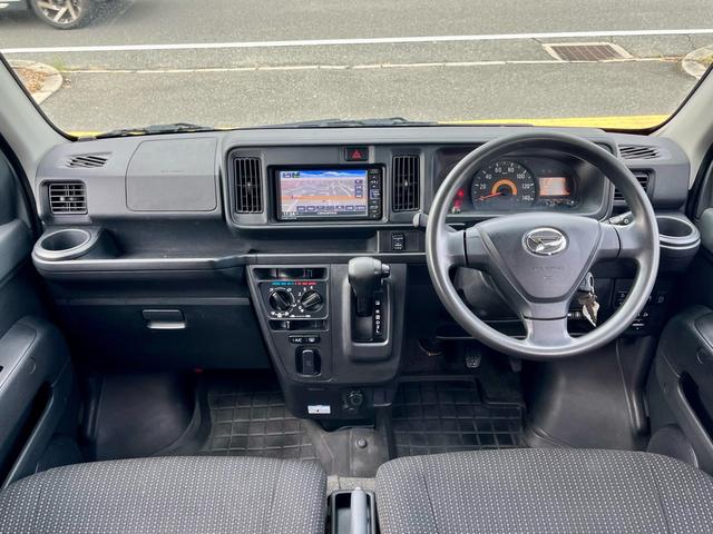 ハイゼットカーゴ クルーズターボＳＡＩＩＩ　純正ナビ　フルセグテレビ　衝突軽減ブレーキ　ターボ　キーレス　パワーウィンドウ　電動格納ミラー　ＬＥＤヘッドライト　オートライト　ＥＴＣ（6枚目）