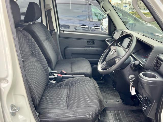 ハイゼットカーゴ クルーズターボＳＡＩＩＩ　純正ナビ　フルセグテレビ　衝突軽減ブレーキ　ターボ　キーレス　パワーウィンドウ　電動格納ミラー　ＬＥＤヘッドライト　オートライト　ＥＴＣ（7枚目）