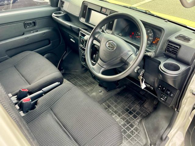 ハイゼットカーゴ クルーズターボＳＡＩＩＩ　純正ナビ　フルセグテレビ　衝突軽減ブレーキ　ターボ　キーレス　パワーウィンドウ　電動格納ミラー　ＬＥＤヘッドライト　オートライト　ＥＴＣ（13枚目）