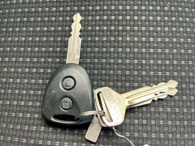 ハイゼットカーゴ クルーズターボＳＡＩＩＩ　純正ナビ　フルセグテレビ　衝突軽減ブレーキ　ターボ　キーレス　パワーウィンドウ　電動格納ミラー　ＬＥＤヘッドライト　オートライト　ＥＴＣ（20枚目）