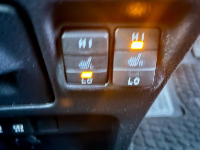 ノア ハイブリッドG 純正10インチナビ フルセグテレビ バックカメラ 衝突軽減 両側電動 スマートキー クルコン シートヒーター LEDヘッドライト フォグ 前後ドラレコ ETC 純正アルミ(30枚目)