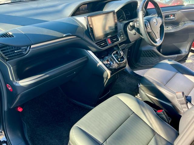 エスクァイア ハイブリッドＧｉ　ブラックテーラード　純正大型ナビ　フルセグテレビ　バックカメラ　衝突軽減　両側電動　スマートキー　黒革調シート　クルコン　シートヒーター　ＬＥＤヘッドライト　フォグ　ＥＴＣ　純正アルミ（19枚目）