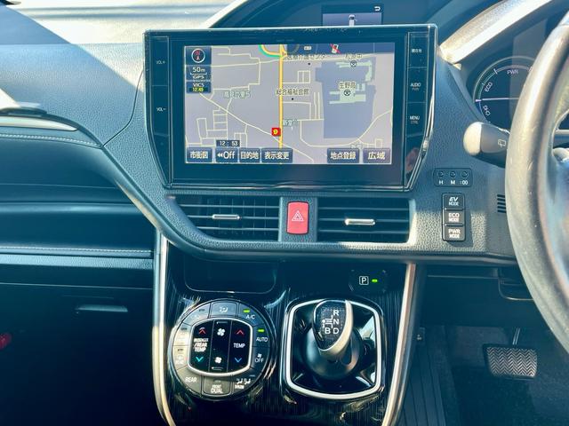 エスクァイア ハイブリッドＧｉ　ブラックテーラード　純正大型ナビ　フルセグテレビ　バックカメラ　衝突軽減　両側電動　スマートキー　黒革調シート　クルコン　シートヒーター　ＬＥＤヘッドライト　フォグ　ＥＴＣ　純正アルミ（20枚目）