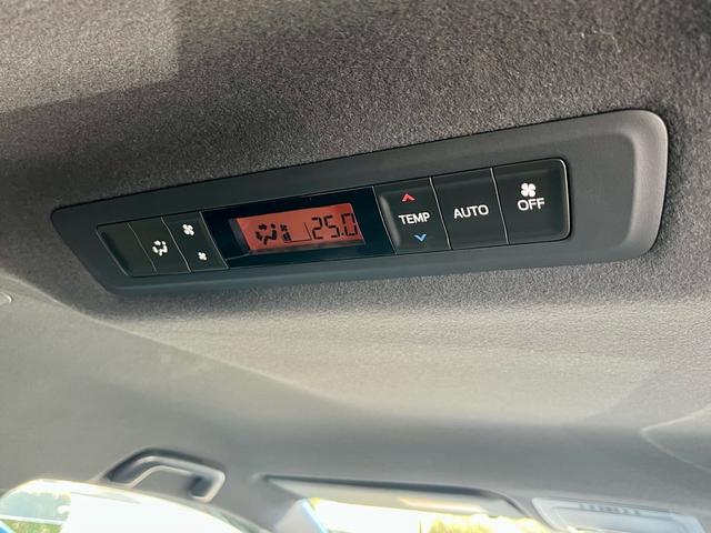 エスクァイア ハイブリッドＧｉ　ブラックテーラード　純正大型ナビ　フルセグテレビ　バックカメラ　衝突軽減　両側電動　スマートキー　黒革調シート　クルコン　シートヒーター　ＬＥＤヘッドライト　フォグ　ＥＴＣ　純正アルミ（31枚目）