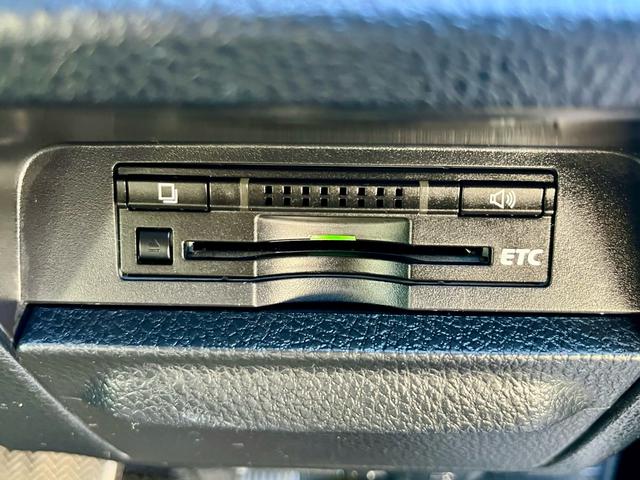 エスクァイア ハイブリッドＧｉ　ブラックテーラード　純正大型ナビ　フルセグテレビ　バックカメラ　衝突軽減　両側電動　スマートキー　黒革調シート　クルコン　シートヒーター　ＬＥＤヘッドライト　フォグ　ＥＴＣ　純正アルミ（33枚目）