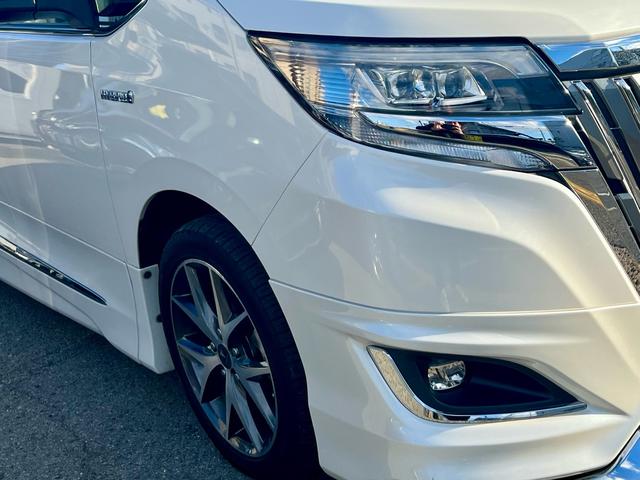 エスクァイア ハイブリッドＧｉ　純正大型ナビ　フルセグテレビ　バックカメラ　天井モニター　衝突軽減　両側電動　スマートキー　クルコン　革調シート　シートヒーター　ＬＥＤヘッド　エアロ　前後ドラレコ　ＥＴＣ　モデリスタアルミ（6枚目）