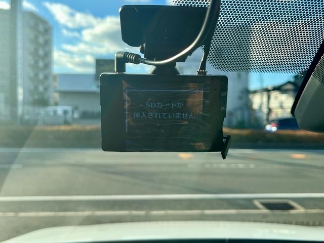 エスクァイア ハイブリッドＧｉ　純正大型ナビ　フルセグテレビ　バックカメラ　天井モニター　衝突軽減　両側電動　スマートキー　クルコン　革調シート　シートヒーター　ＬＥＤヘッド　エアロ　前後ドラレコ　ＥＴＣ　モデリスタアルミ（31枚目）