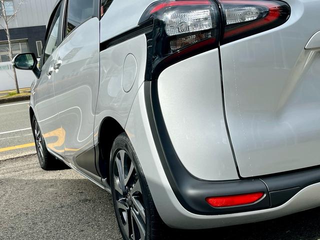 シエンタ ハイブリッドＧ　クエロ　純正ナビ　フルセグテレビ　バックカメラ　衝突軽減　両側電動　スマートキー　コンビシート　シートヒーター　ＬＥＤヘッドライト　フォグ　ドラレコ　ＥＴＣ　純正アルミ（9枚目）