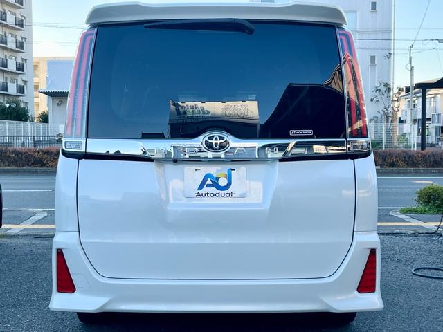 ノア Ｓｉ　純正１０インチナビ　フルセグテレビ　バックカメラ　天井モニター　衝突軽減　両側電動　クルコン　スマートキー　ＬＥＤヘッドライト　フォグ　トランクイージークリージャー　ドラレコ　ＥＴＣ　純正アルミ（4枚目）