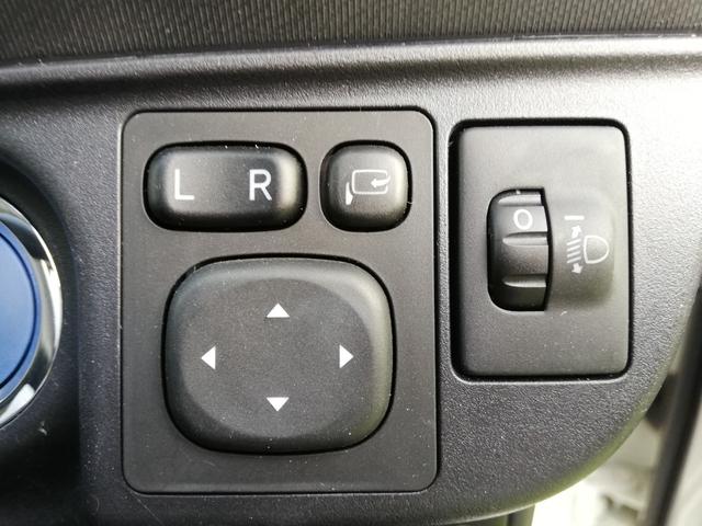 アクア S プリクラッシュセーフティー/車線逸脱警報/LDA/VSC/スマートキー/LEDヘッドライト/フロントスポイラー/純正ナビ/地デジ/ETC(32枚目)