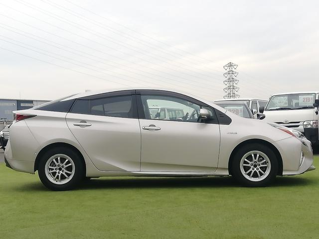 プリウス Ａ　プリクラッシュセーフティー／ＢＳＭ／ＬＤＡ／レーンキープアシスト／クルーズコントロール／バックカメラ／フロントビューカメラ／ＨＵＤ／オートハイビーム／パーキングアシスト（20枚目）