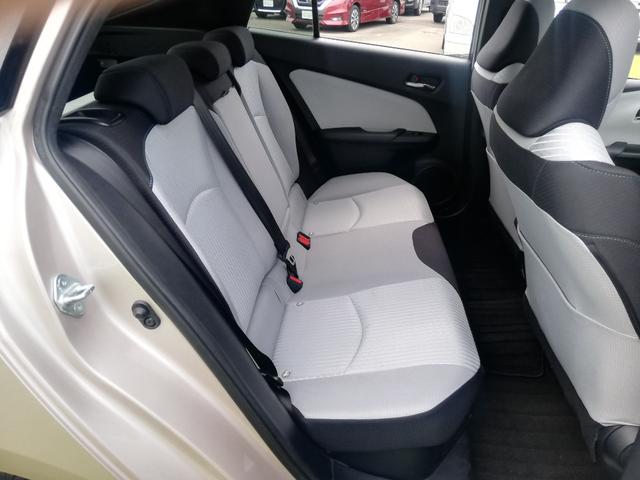 プリウス Ａ　プリクラッシュセーフティー／ＢＳＭ／ＬＤＡ／レーンキープアシスト／クルーズコントロール／バックカメラ／フロントビューカメラ／ＨＵＤ／オートハイビーム／パーキングアシスト（62枚目）