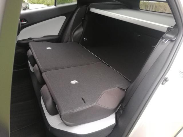 プリウス Ａ　プリクラッシュセーフティー／ＢＳＭ／ＬＤＡ／レーンキープアシスト／クルーズコントロール／バックカメラ／フロントビューカメラ／ＨＵＤ／オートハイビーム／パーキングアシスト（64枚目）