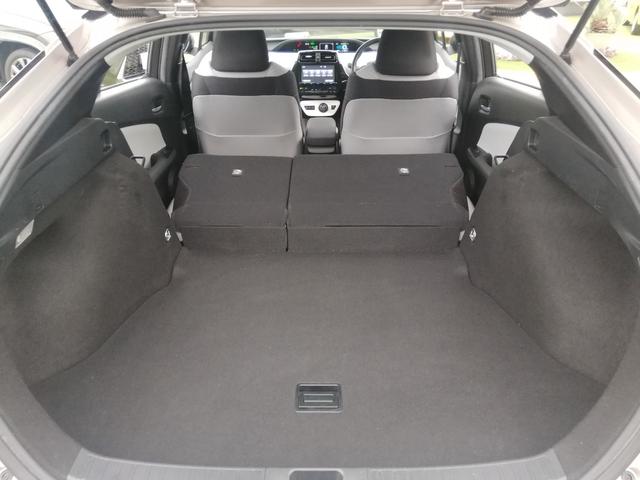 プリウス Ａ　プリクラッシュセーフティー／ＢＳＭ／ＬＤＡ／レーンキープアシスト／クルーズコントロール／バックカメラ／フロントビューカメラ／ＨＵＤ／オートハイビーム／パーキングアシスト（66枚目）