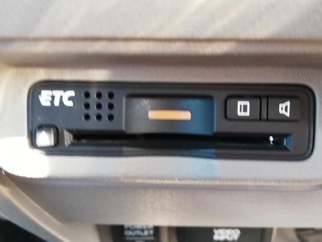 フリードハイブリッド ジャストセレクション　電動スライド／純正ナビ／純正リアモニター／バックカメラ／ＨＩＤヘッドライト／ホンダスマートキーシステム／買取車／オートライト／禁煙車（11枚目）