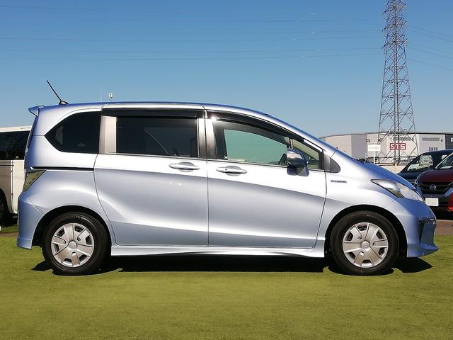 フリードハイブリッド ジャストセレクション　電動スライド／純正ナビ／純正リアモニター／バックカメラ／ＨＩＤヘッドライト／ホンダスマートキーシステム／買取車／オートライト／禁煙車（22枚目）