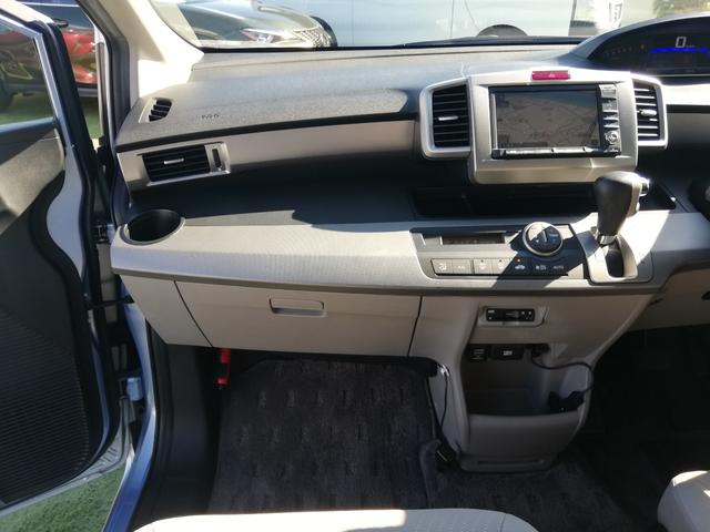 フリードハイブリッド ジャストセレクション　電動スライド／純正ナビ／純正リアモニター／バックカメラ／ＨＩＤヘッドライト／ホンダスマートキーシステム／買取車／オートライト／禁煙車（28枚目）