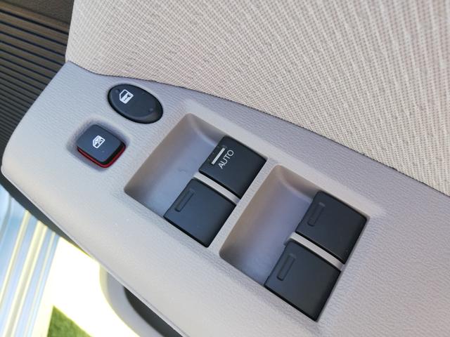 フリードハイブリッド ジャストセレクション　電動スライド／純正ナビ／純正リアモニター／バックカメラ／ＨＩＤヘッドライト／ホンダスマートキーシステム／買取車／オートライト／禁煙車（49枚目）