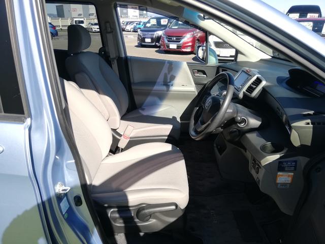 フリードハイブリッド ジャストセレクション　電動スライド／純正ナビ／純正リアモニター／バックカメラ／ＨＩＤヘッドライト／ホンダスマートキーシステム／買取車／オートライト／禁煙車（52枚目）